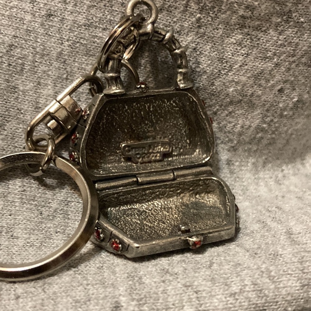 Purse Key Chain Magnetic Clasp - Picture 2 of 3